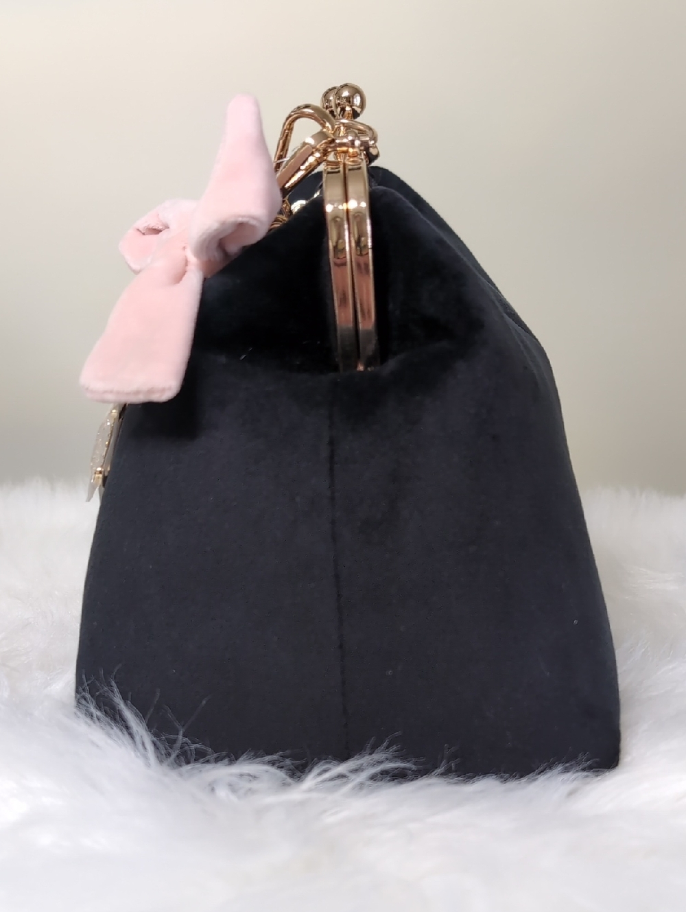 Viral 🎥 Juicy Couture Chic Y2K Medium Kiss Lock Frame Clutch, Licorice + Pink🩷 - Picture 6 of 14